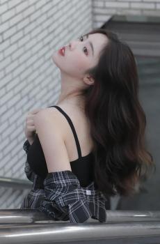 高颜值小姐姐甜美气质迷人写真-5