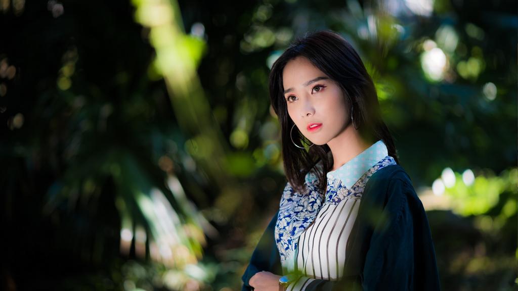 让人迷恋的清纯美女