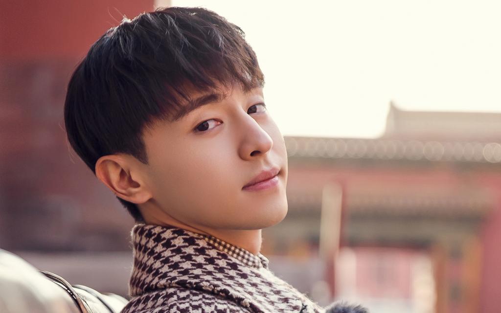 邓伦故宫帅气写真