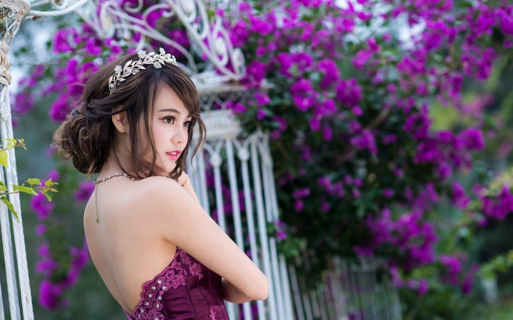亚洲美女