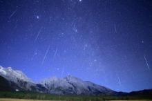 夜空下最美的流星雨