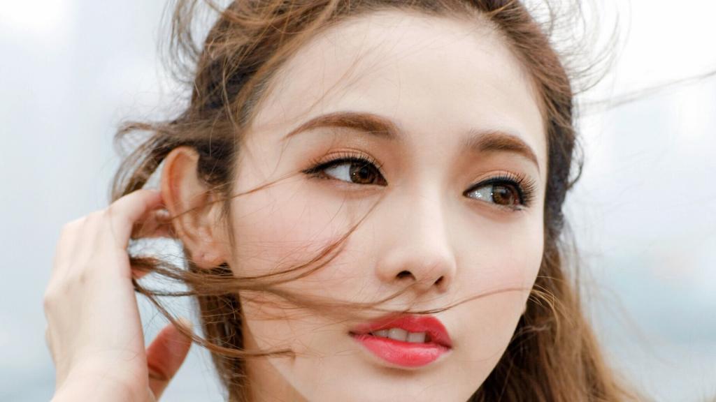 女主持人彭晓冉