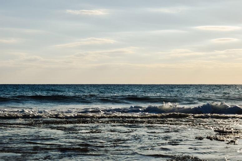 一望无垠的蓝色大海