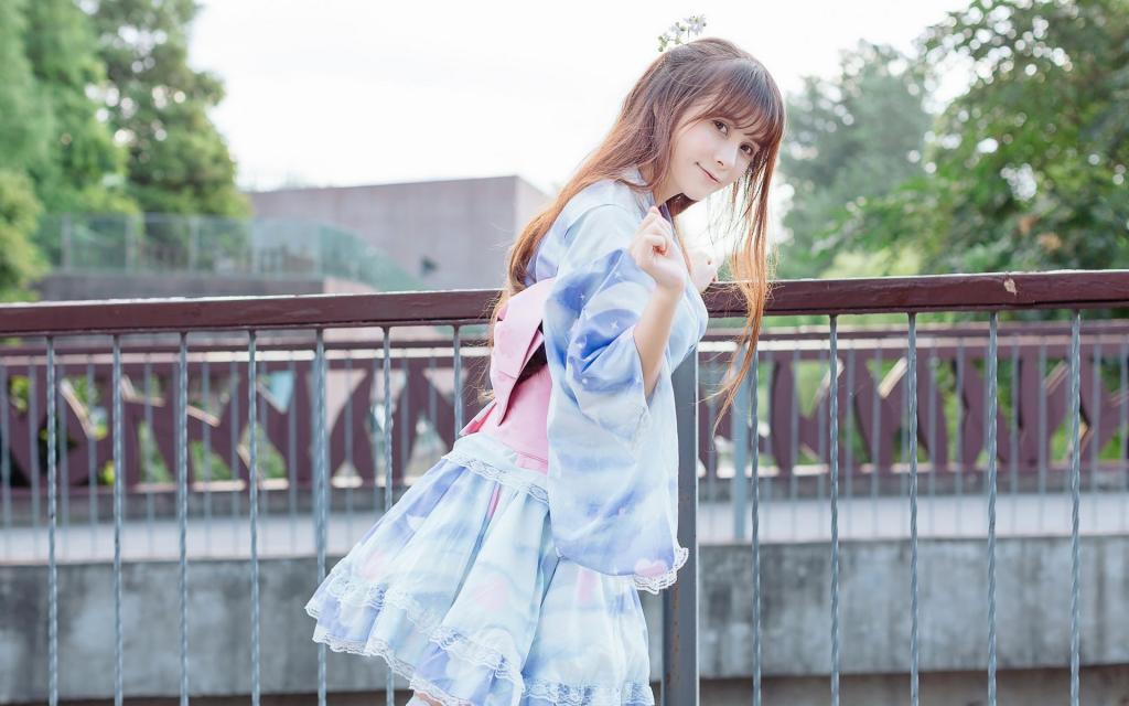 清纯萝莉美女户外写真