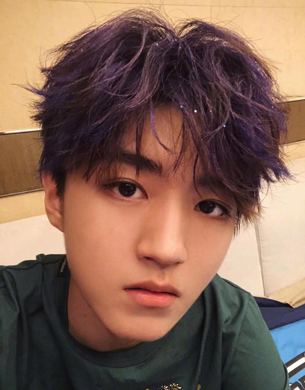 青春少年王俊凯帅气写真