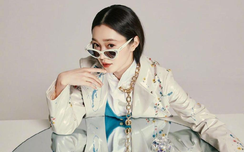 时尚风范女神宋轶妩媚性感写真