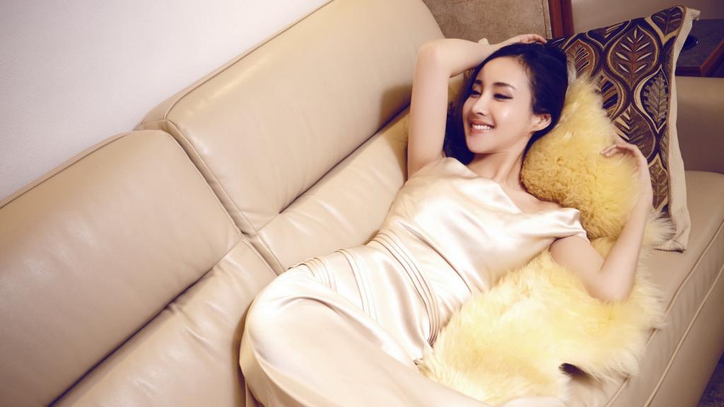 王若心礼服写真