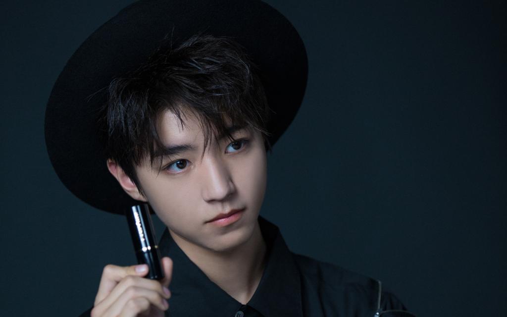 时尚个性的王俊凯