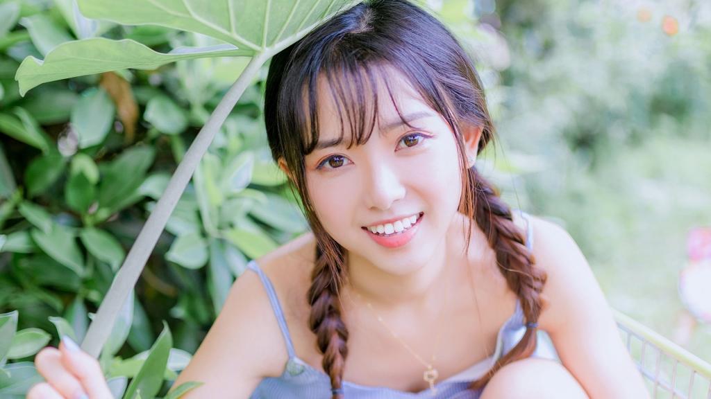 唯美清纯美女室外写真