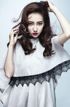 歌手弦子酷帅写真