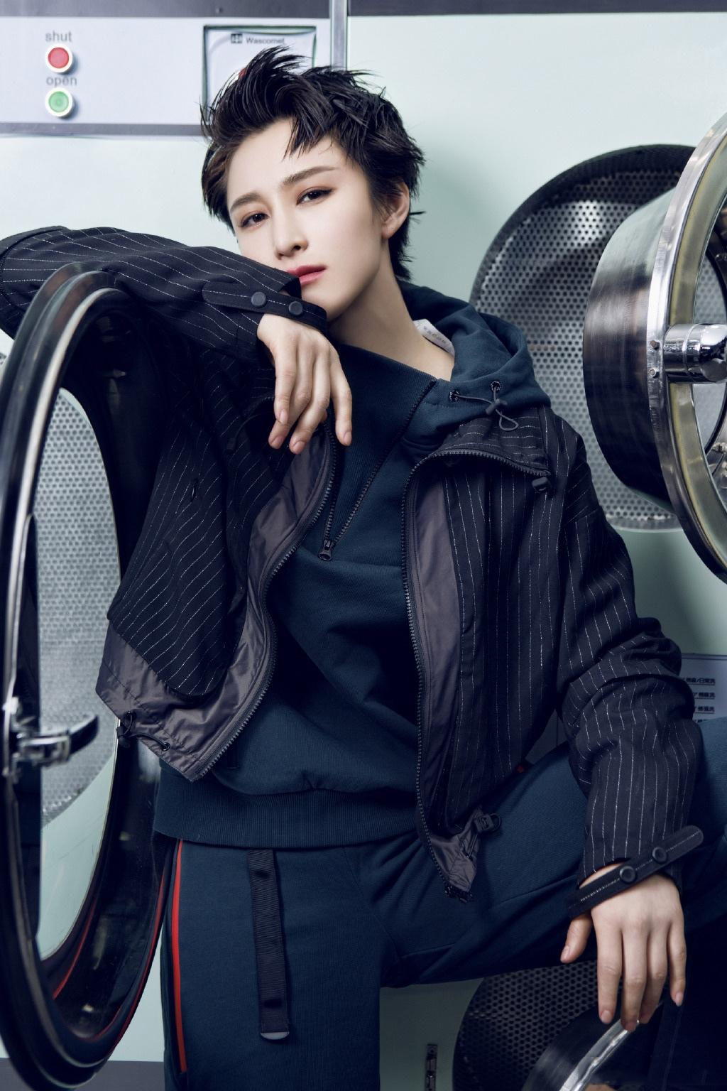 蒋璐霞酷帅时尚大片