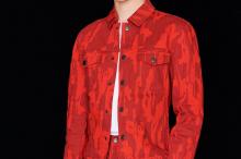 于朦胧新年红西装写真