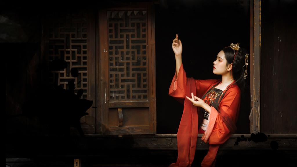 明艳动人的古装美女写真