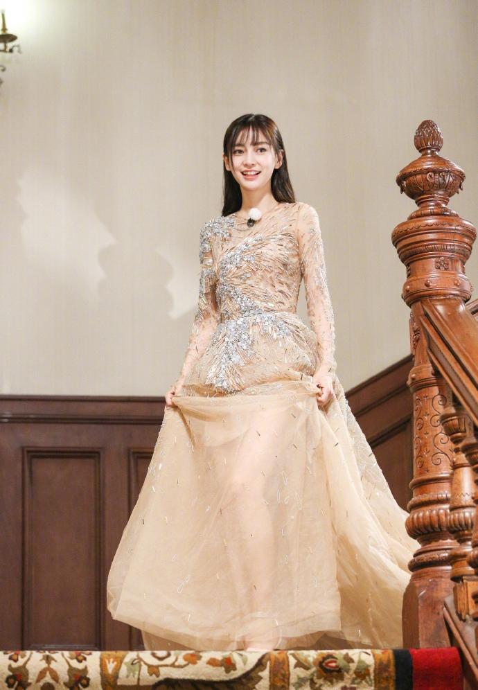 杨颖时尚淑女范甜美写真