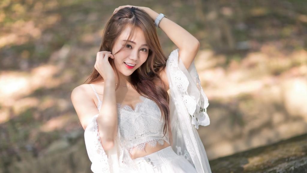 清纯唯美性感的大胸美女