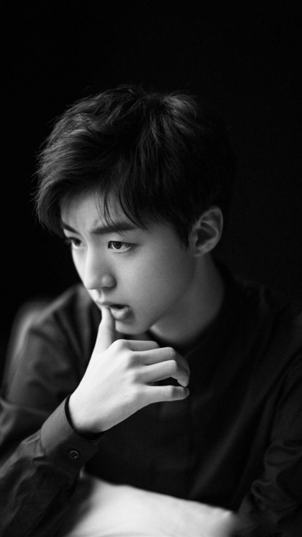 王俊凯深沉范写真