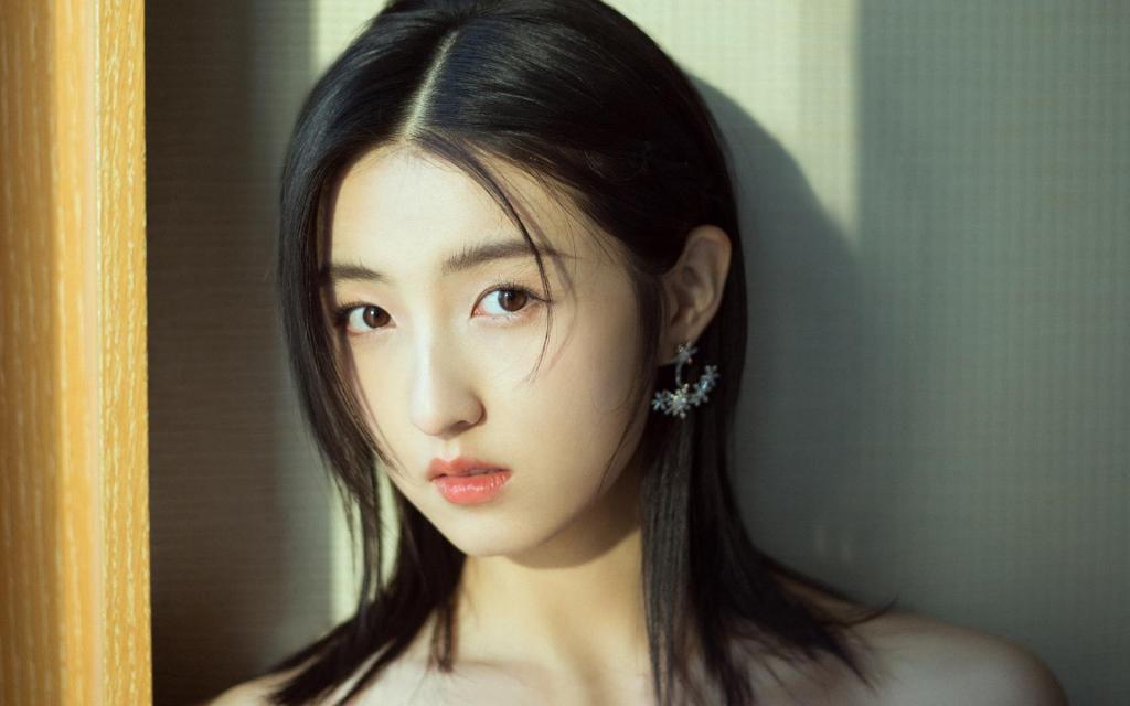 张子枫清纯甜美写真