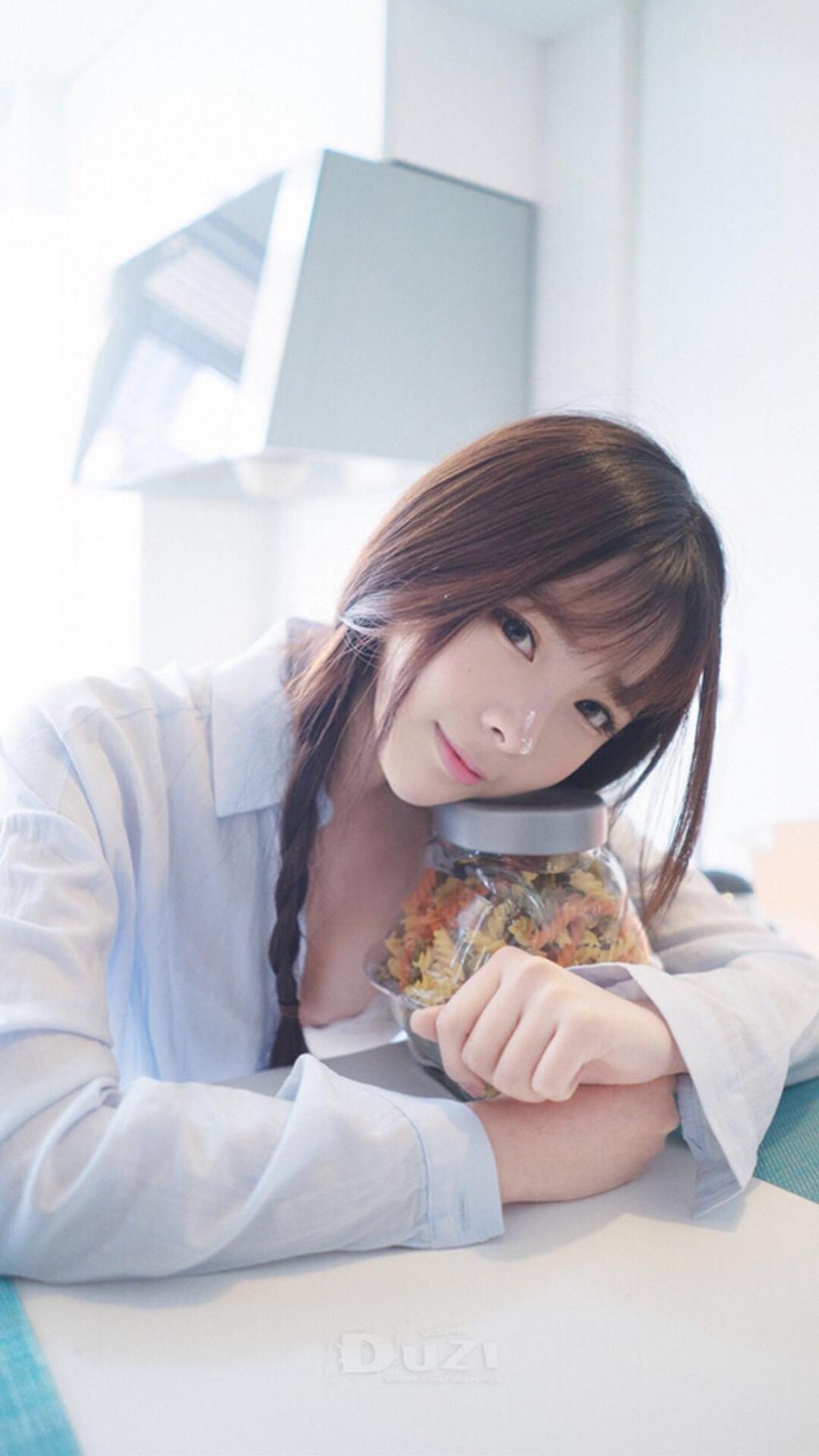 甜美俏皮的妹子私房写真