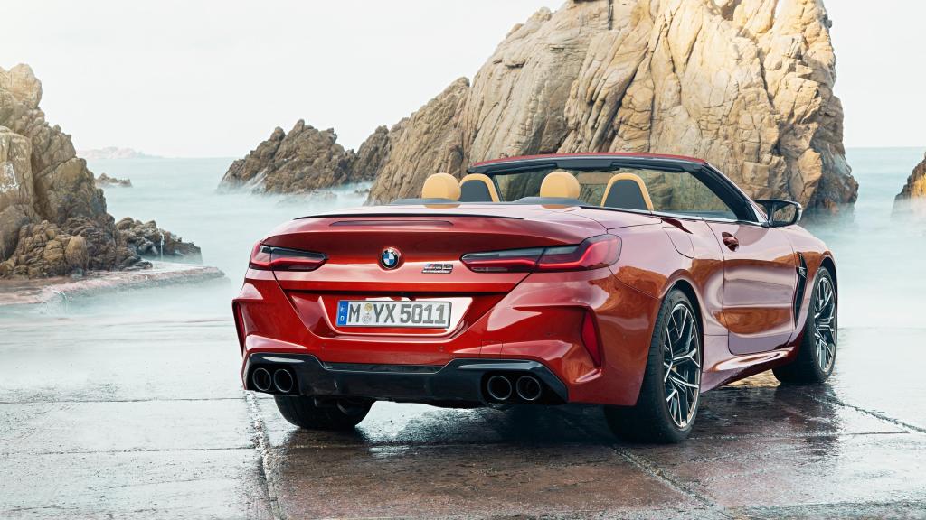 宝马m8酷炫跑车