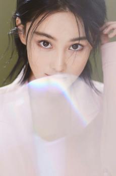 张馨予粉色西装时尚写真-8