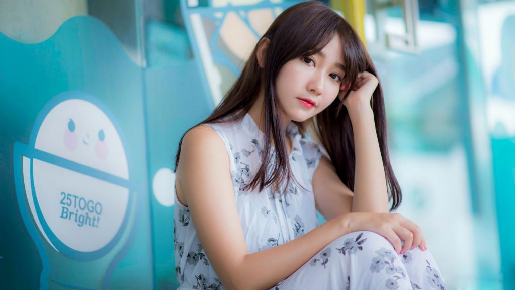 白嫩小美女写真