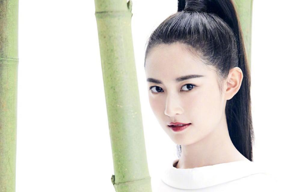 陈钰琪最新古风写真