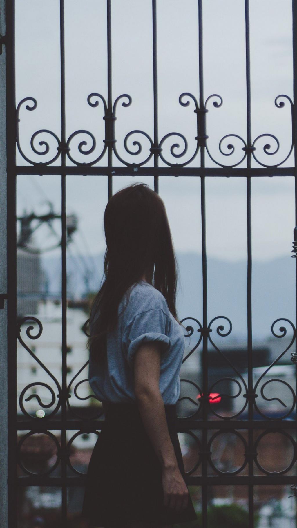 唯美清新自然旅行背影