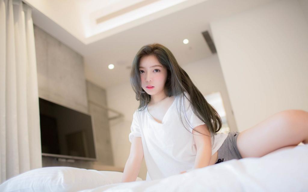 床上美女写真