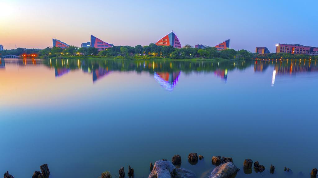 广东东莞松山湖风光