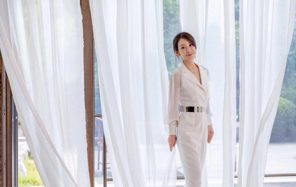 魅力女神秦海璐时尚写真