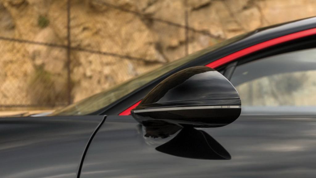 2018款帅气布加迪Chiron限量版汽车图片