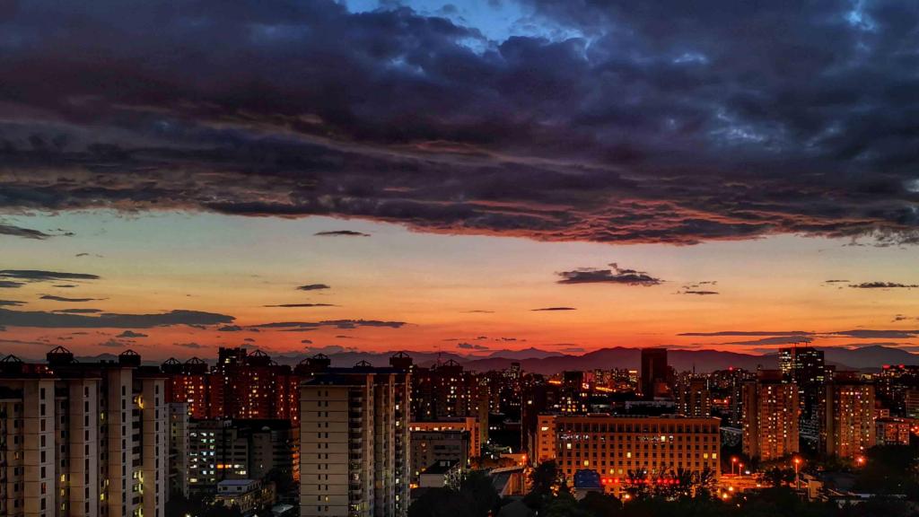 城市黄昏时分的美景