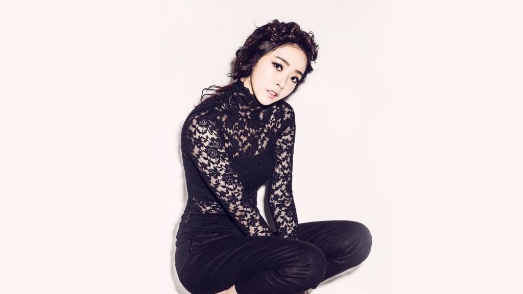 美女裴涩琪图片