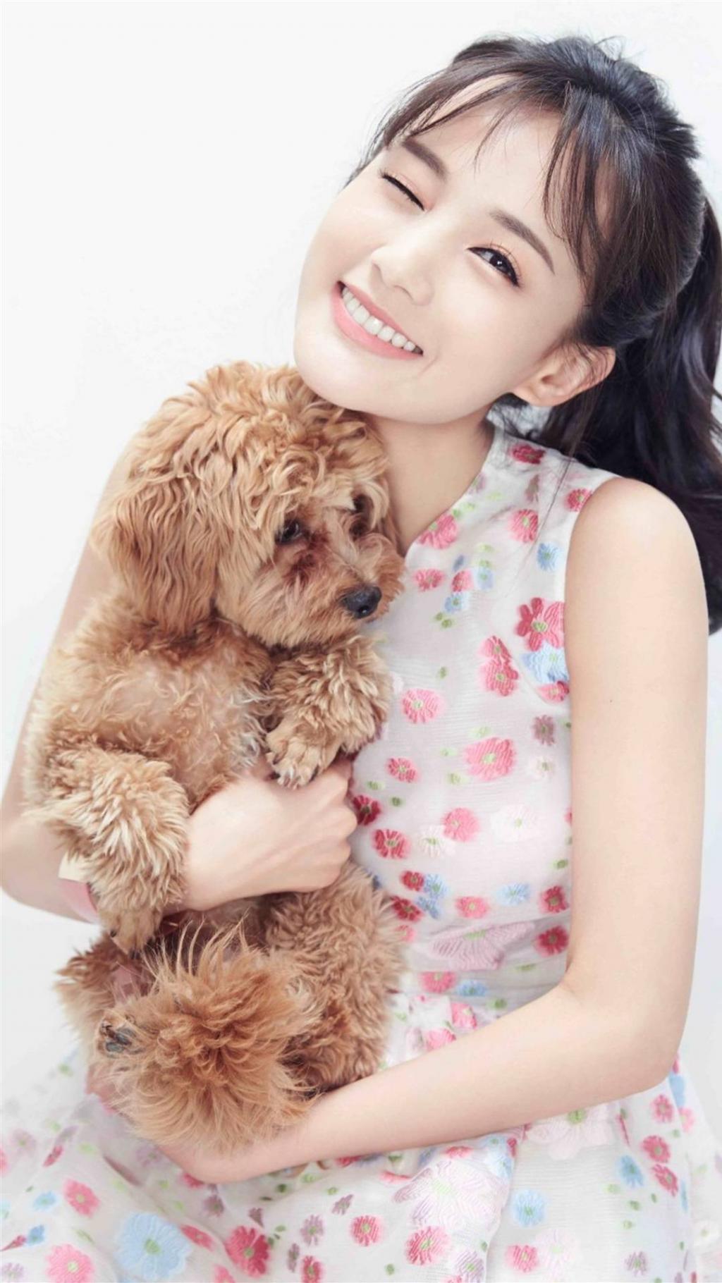 李一桐甜美写真