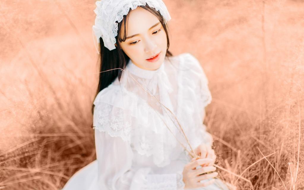 复古白裙气质美女唯美写真