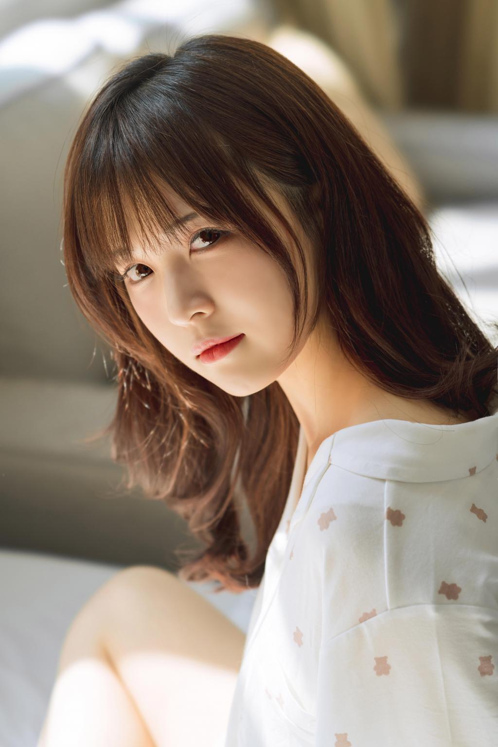 甜美可爱女孩居家清纯诱惑写真