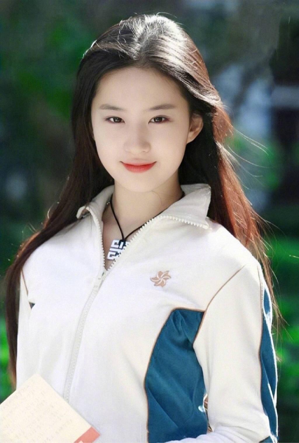 刘亦菲时尚运动风青春魅力写真