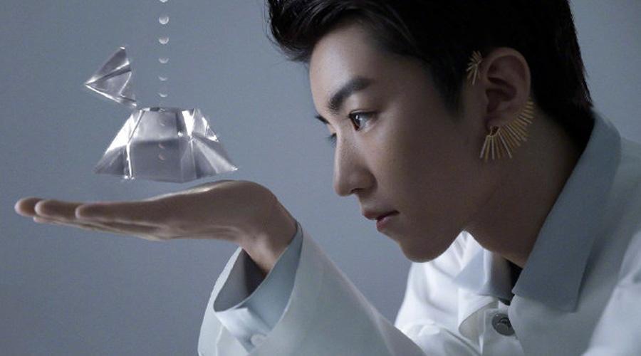 帅气小鲜肉王俊凯科幻风大片