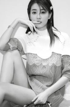 乔欣美丽动人写真