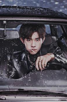 易烊千玺酷飒帅气迷人魅力写真-0