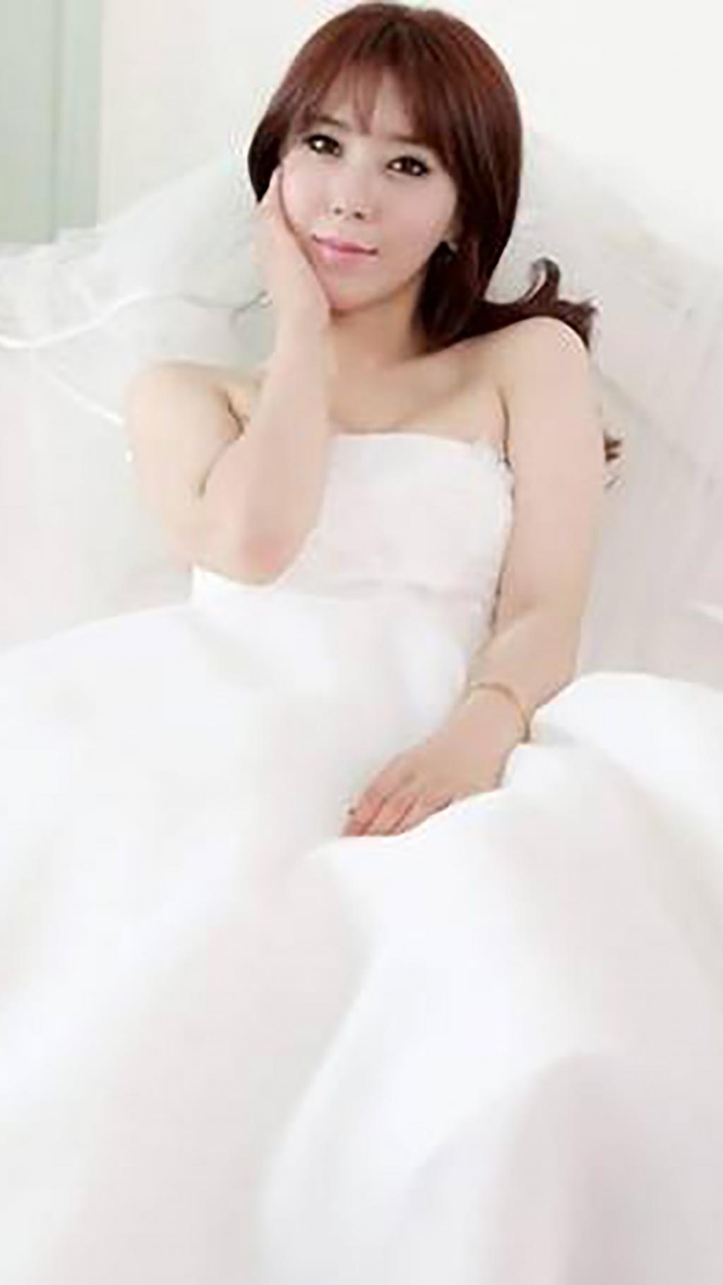 侯伊荻时尚性感写真