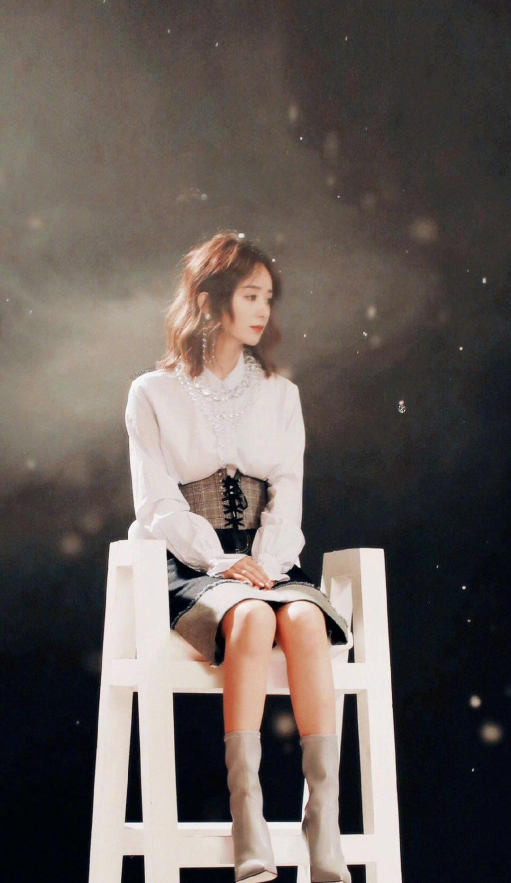 气质非凡女神赵丽颖写真