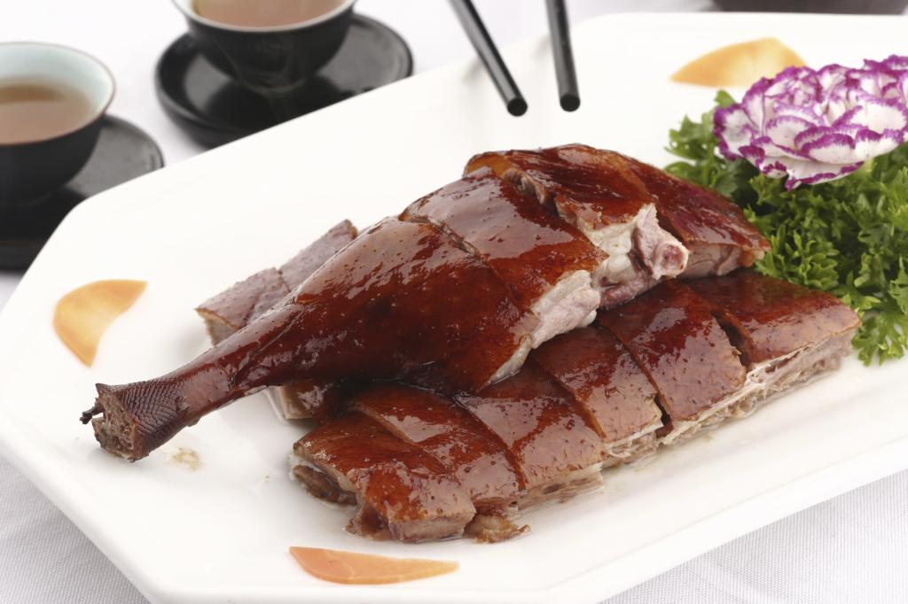 广州传统美食广式烧鹅