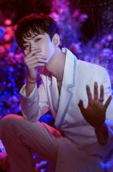 小鲜肉少年黄新淳帅气光影个人魅力写真-1