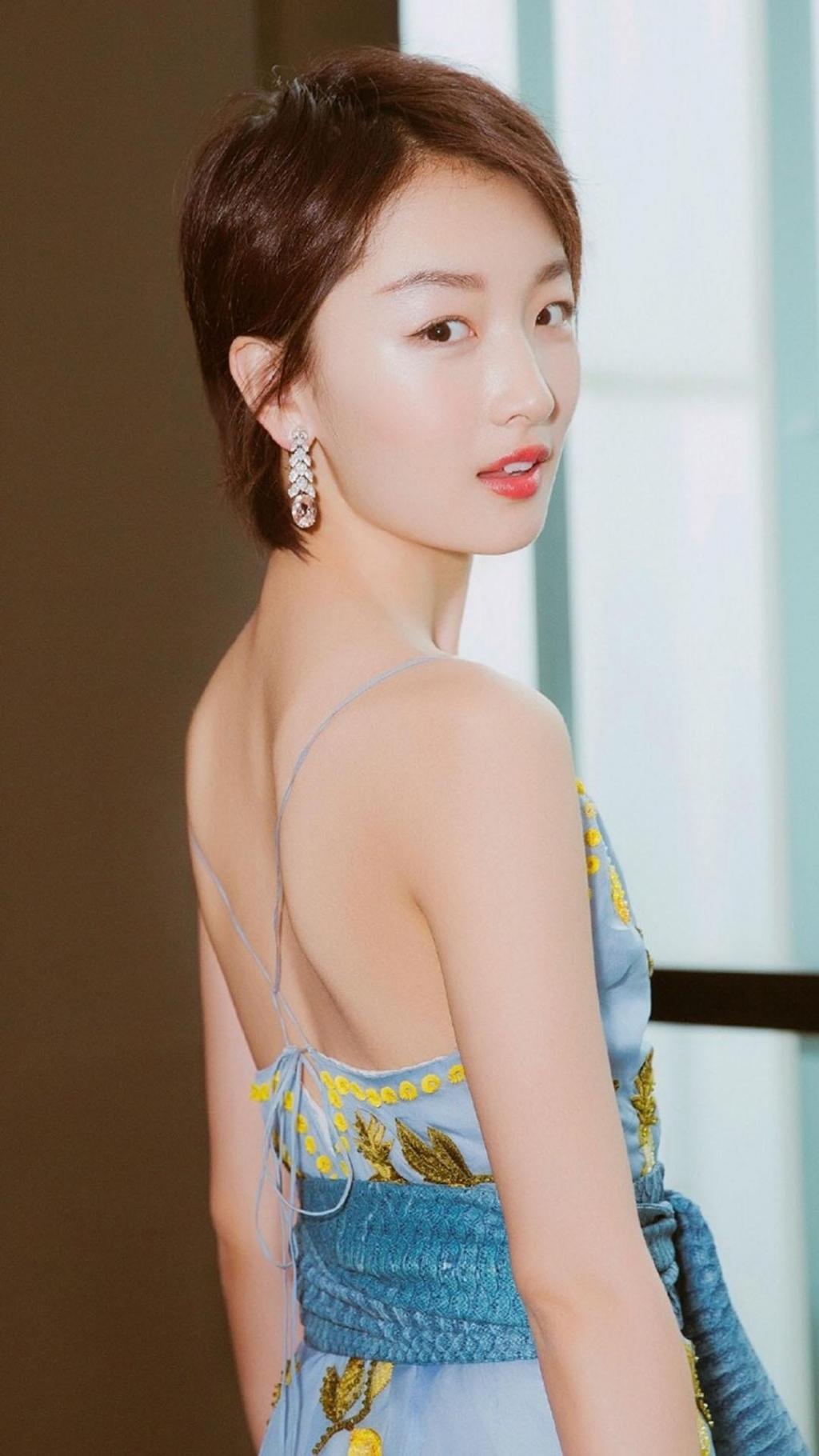 周冬雨优雅知性美丽动人写真