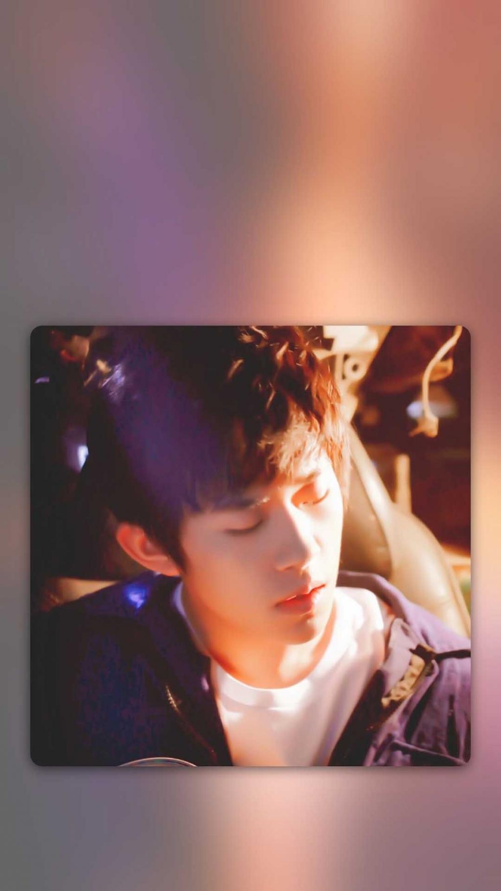 tfboys易烊千玺帅气写真