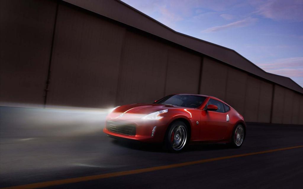 帅气日产370z跑车