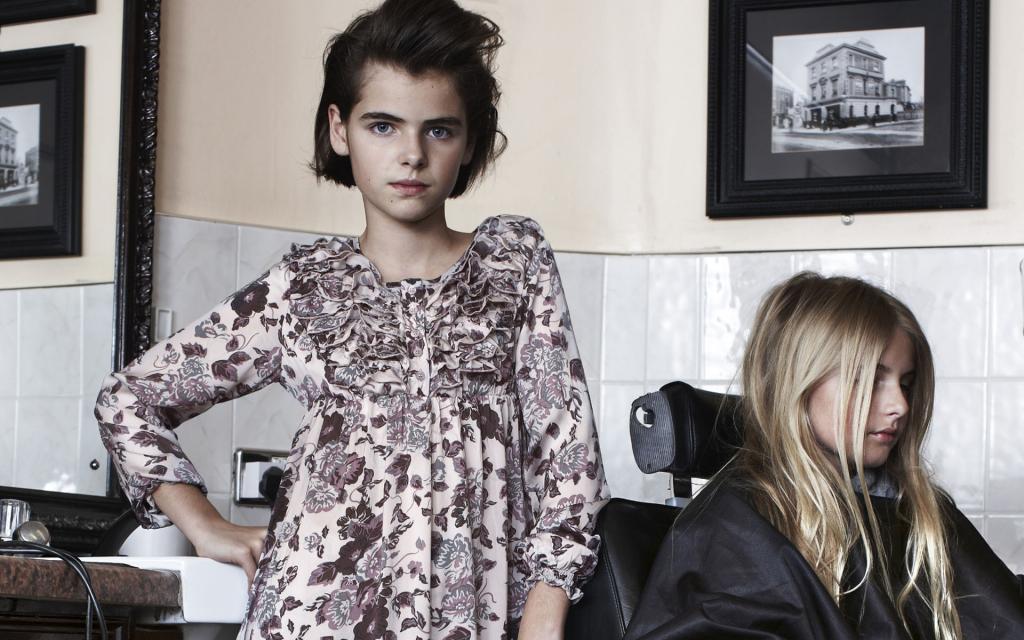 多彩时装儿童耍酷