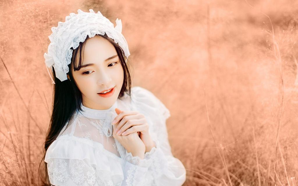 复古白裙气质美女唯美写真