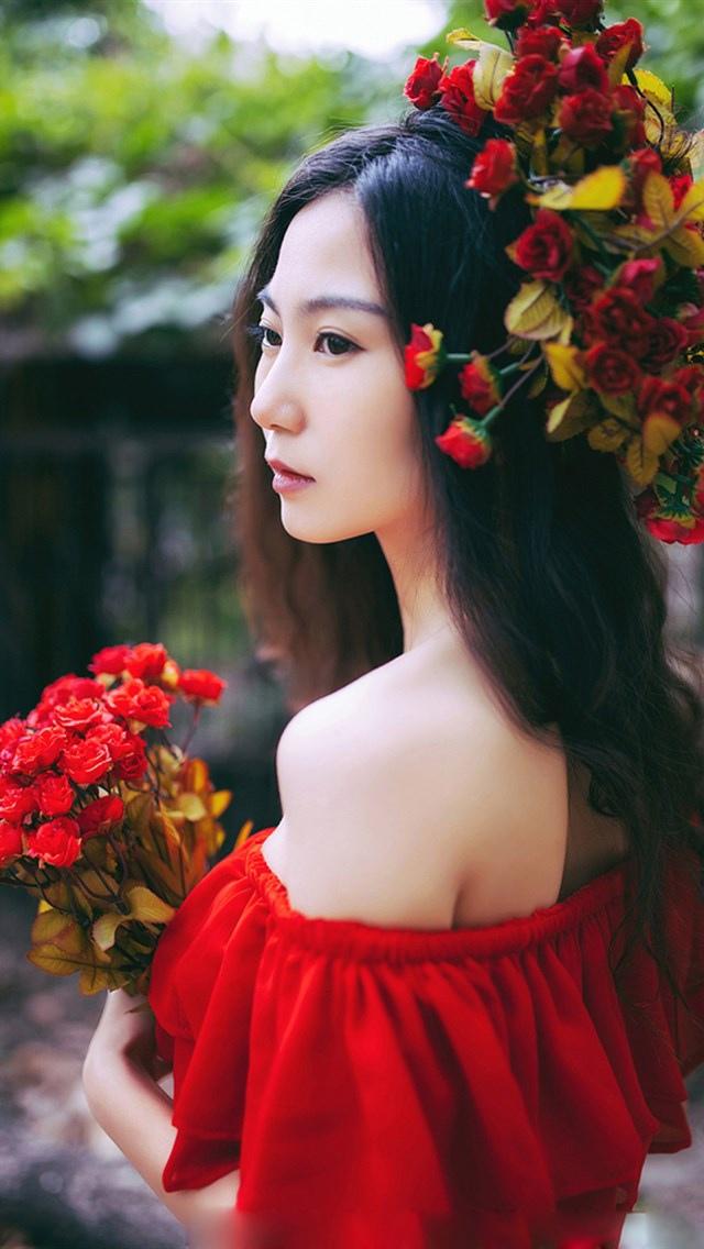 飘逸红裙恬静森系女神写真